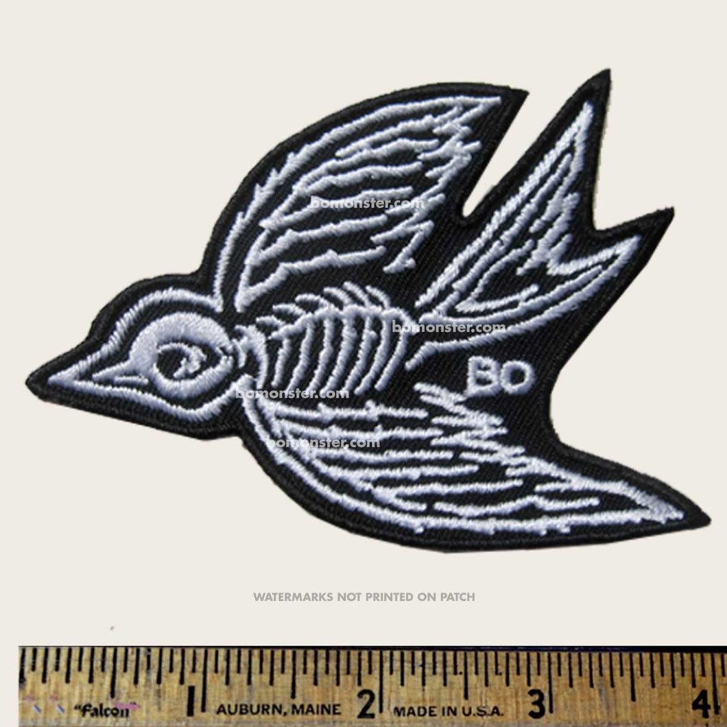 bomonster sparrow bones patch flying from right